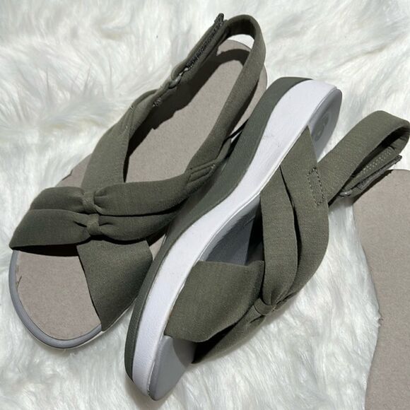 Cloudsteppers by Clarks Arla Belle Sandal  Size 6W.  B82 - Picture 8 of 10
